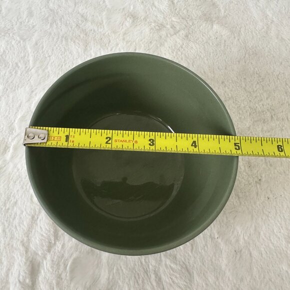 Round Sacrifice Bowl Cream Color on Celadon Green Jasperware Wedgwood 1959 - Picture 7 of 8